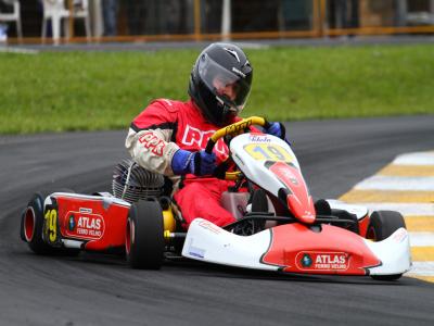 Rafael Paiva estreia hoje na Copa Pinhais de Kart