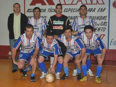 Comercial define finalistas de duas categorias no Futsal