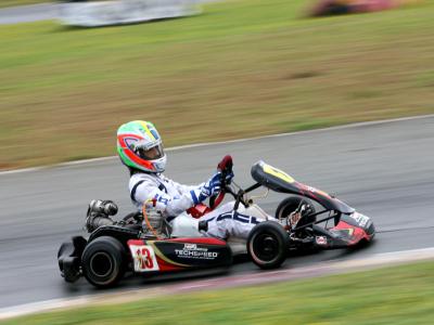 Diego Ramos larga na frente na final da Júnior Menor