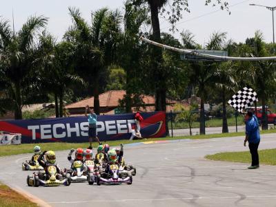 Rafael Camara é o campeão da Cadede em chegada emocionante