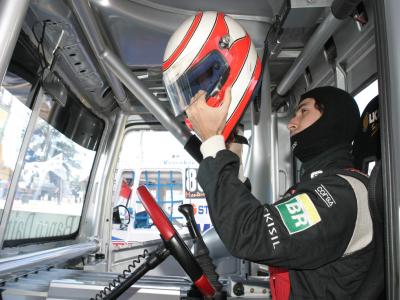 Piquet promete dividir todas as curvas em Brasília