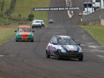 Marca terá treinos coletivos amanhã em Cascavel