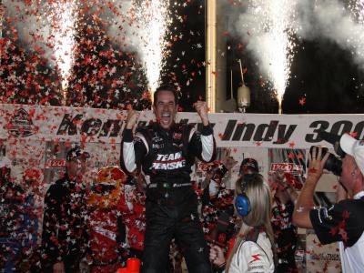 Helio Castroneves fatura em Kentucky a sua 24ª vitória na Indy