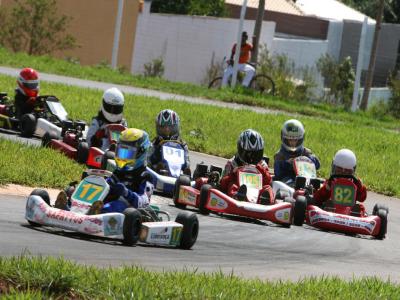 Treinos livres abrem sexta-feira o Campeonato Paranaense de Kart