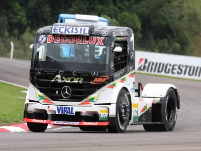 Tetracampeão da Fórmula Truck larga na segunda fila em Guaporé