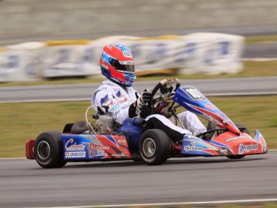 Jonathan Louis vence a Graduados no Sul-brasileiro de Kart