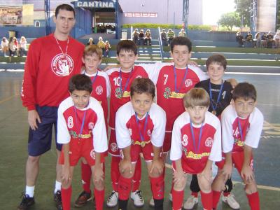 Comercial fatura Sub-11 da Copa Itecne de Futsal