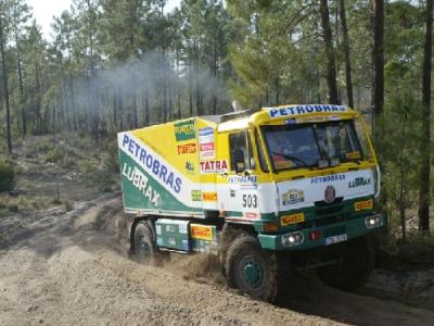 Brasileiros fazem 17º tempo nos caminhões