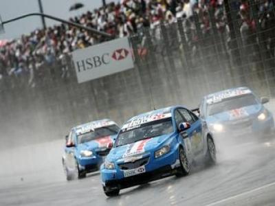 Muller e Tarquini vencem e dividem liderança do WTCC