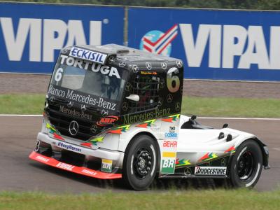 Cirino domina treinos da F-Truck em Cascavel