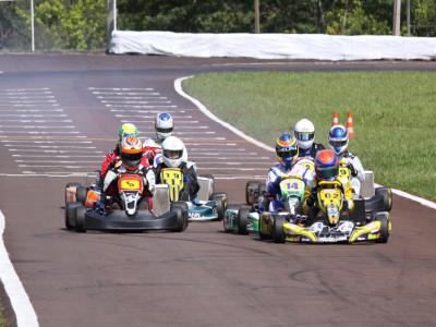 Cascavel abre a temporada de kart no Paraná