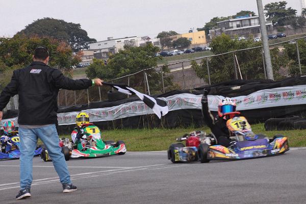 Mega Kart contabiliza vitórias em três campeonatos