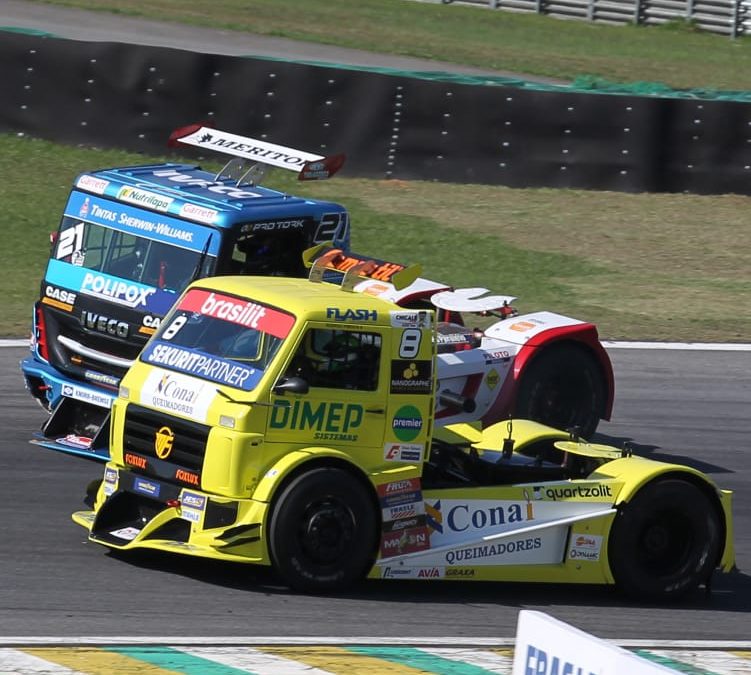 Rodrigo Pimenta lamenta “sanduiche” que o tirou da Copa Truck em Interlagos
