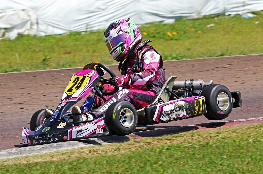 Giovana Marinoski larga em 10º no Catarinense de Kart