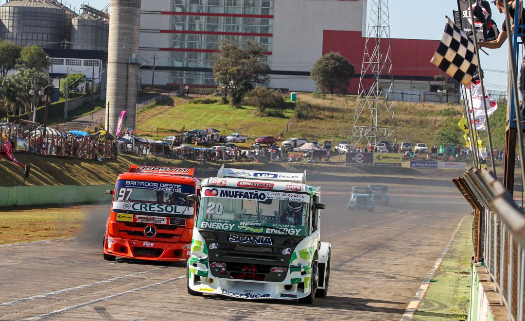 Muffato vence a Fórmula Truck em Cascavel com chegada emocionante