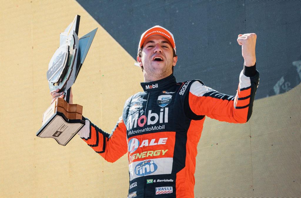 Dudu Barrichello, filho de Rubinho, conquista primeira vitória na Stock Car em Cascavel. Casagrande é o novo líder