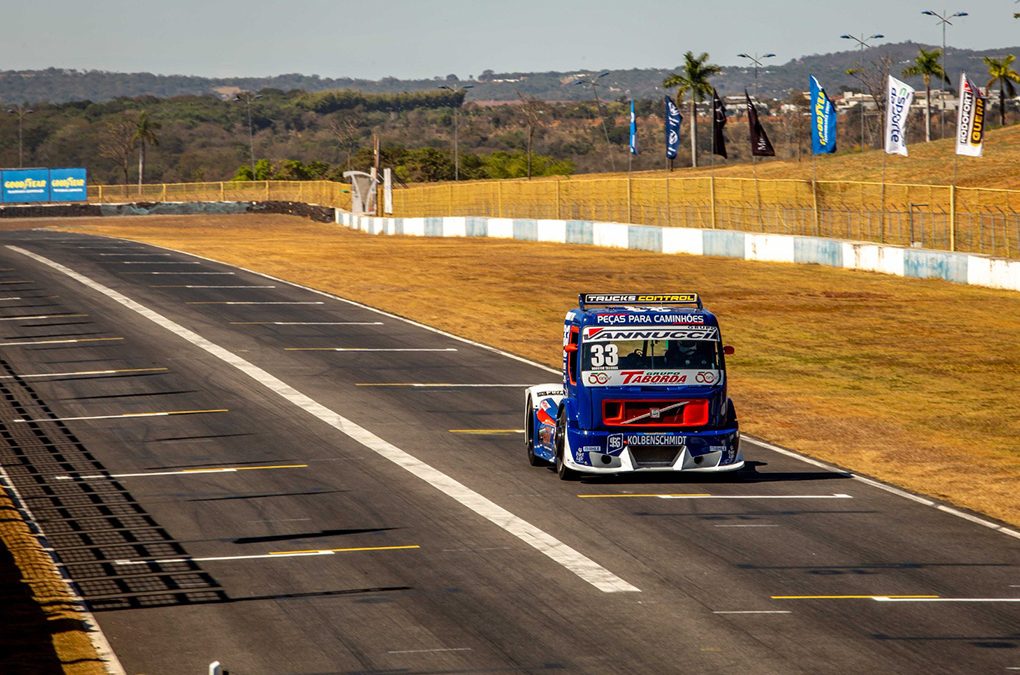 Rodrigo Taborda busca as primeiras filas do grid da Copa Truck em Goiânia