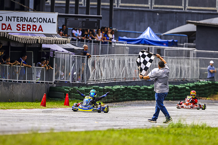 Álvaro Medeiros conquista mais um pódio na reta final da Copa São Paulo Light de Kart