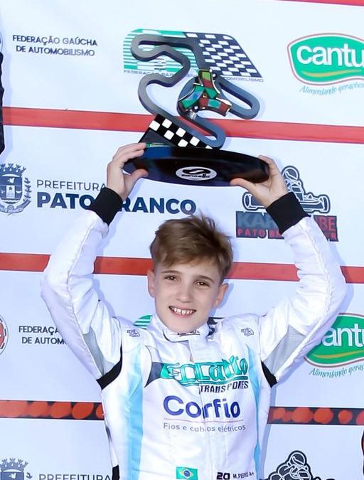 Vitória na última bateria garante título sul-brasileiro de kart para Manoel Ceccatto