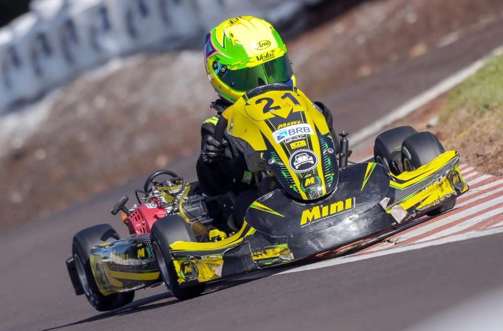 Lorenzo Kuhn é vice-campeão da Mirim após vencer a Final do Campeonato Sul-Brasileiro de Kart