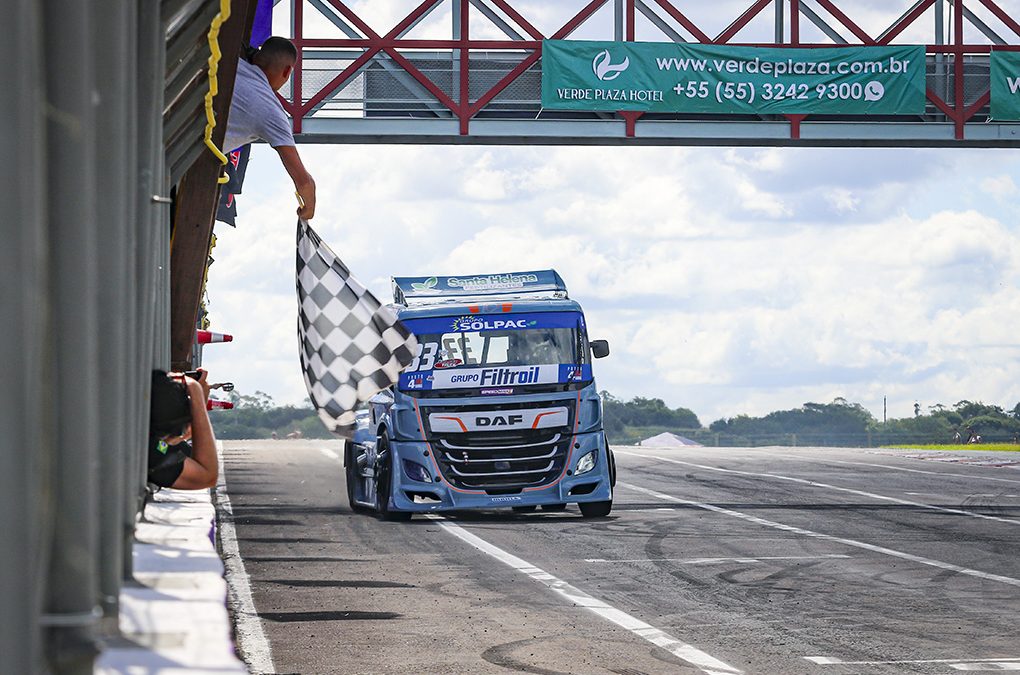 Garagem Racing estreia caminhão DAF com vitória na Fórmula Truck