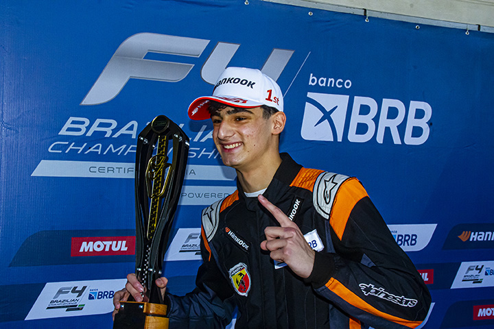 Filippo Fiorentino vence em sua estreia na Fórmula 4 Brasil em Interlagos