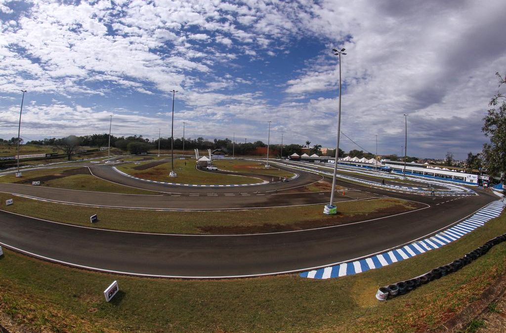 Londrina realiza 1ª etapa da Regional Cup de Kart