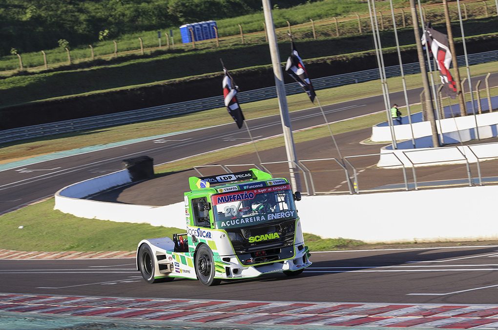 Muffato faz o melhor tempo no 1º dia da Fórmula Truck em Cascavel