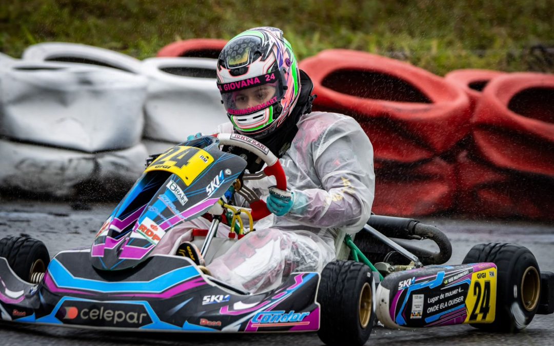 Giovana Marinoski vai ao pódio da categoria Rotax Max na Granja Viana