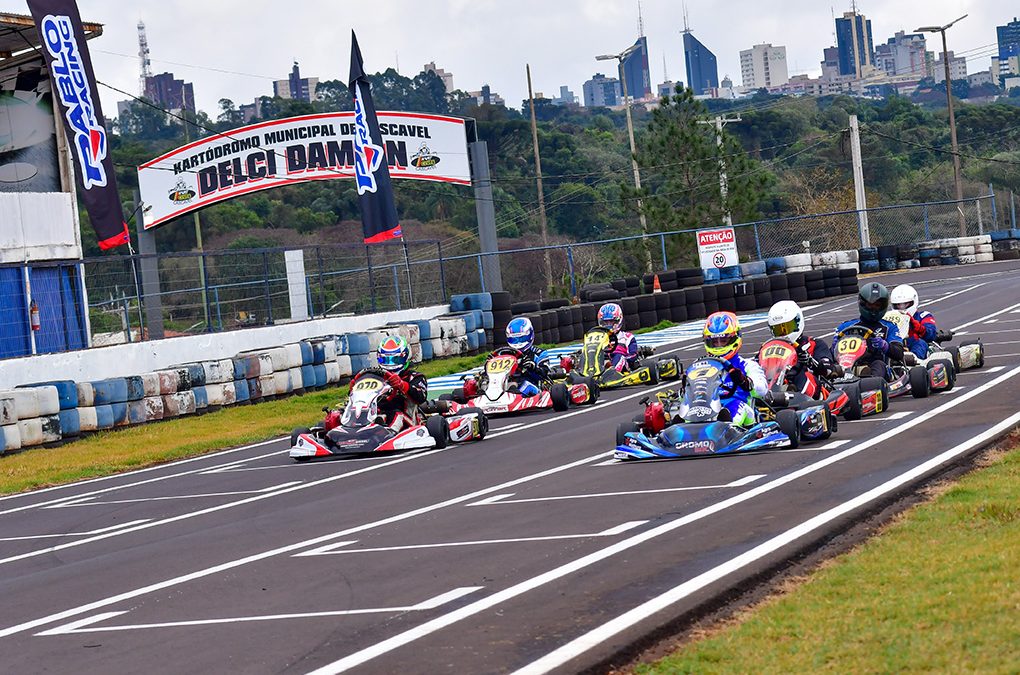 Metropolitano de Kart de Cascavel chega à decisão no sábado