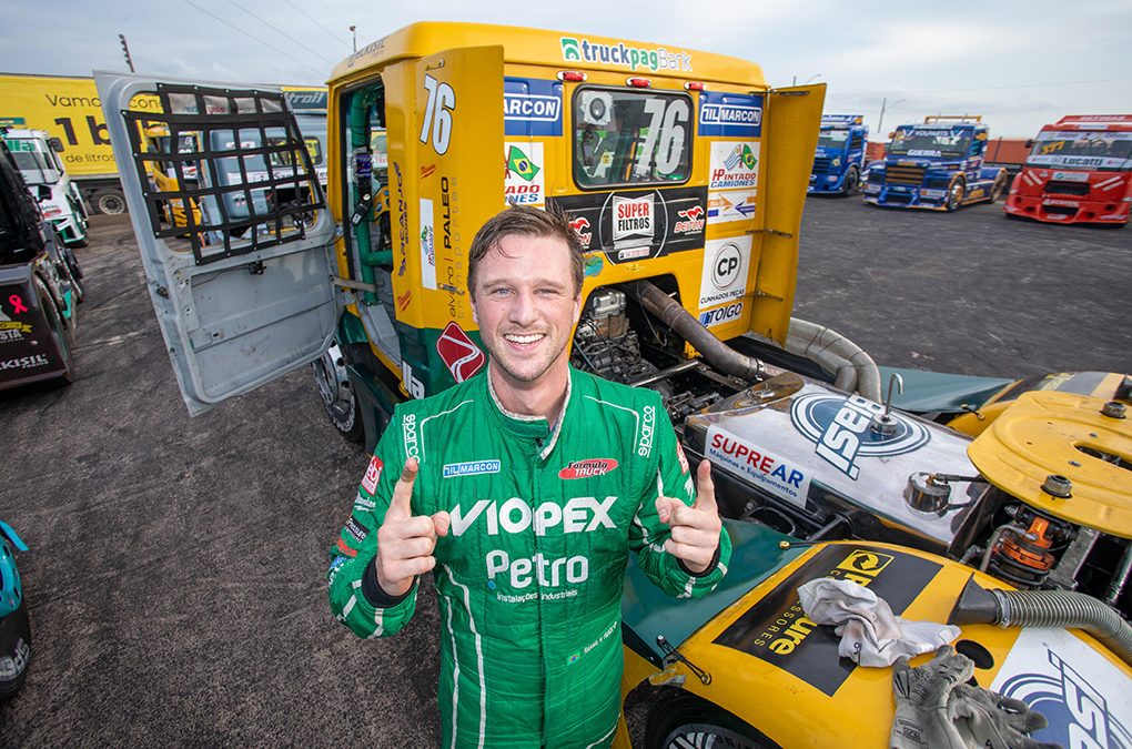 Fleck larga na pole position da Fórmula Truck em Cascavel e será campeão com o 2º lugar. Muffato sai em segundo