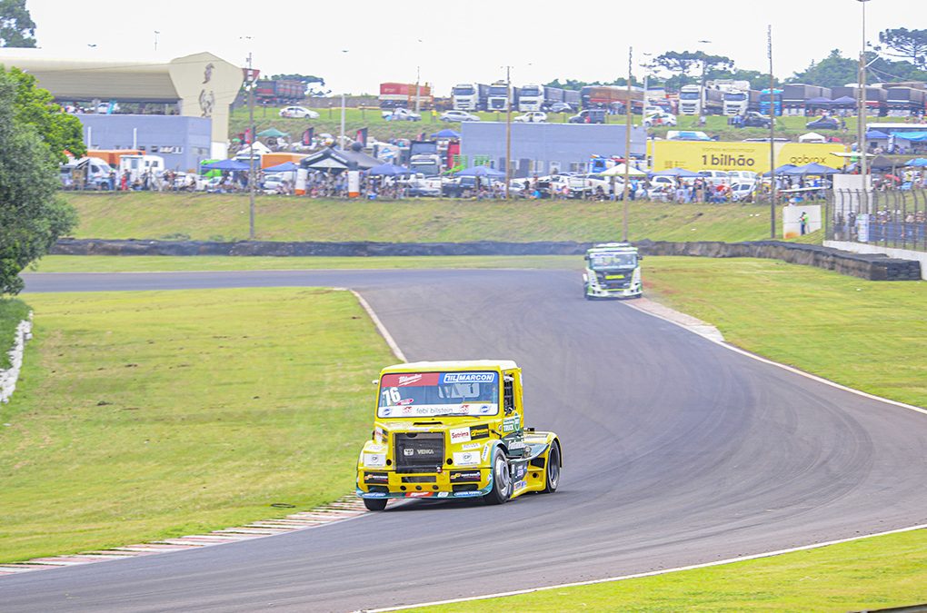 Fleck conquista título da Fórmula Truck com vitória de ponta a ponta em Cascavel